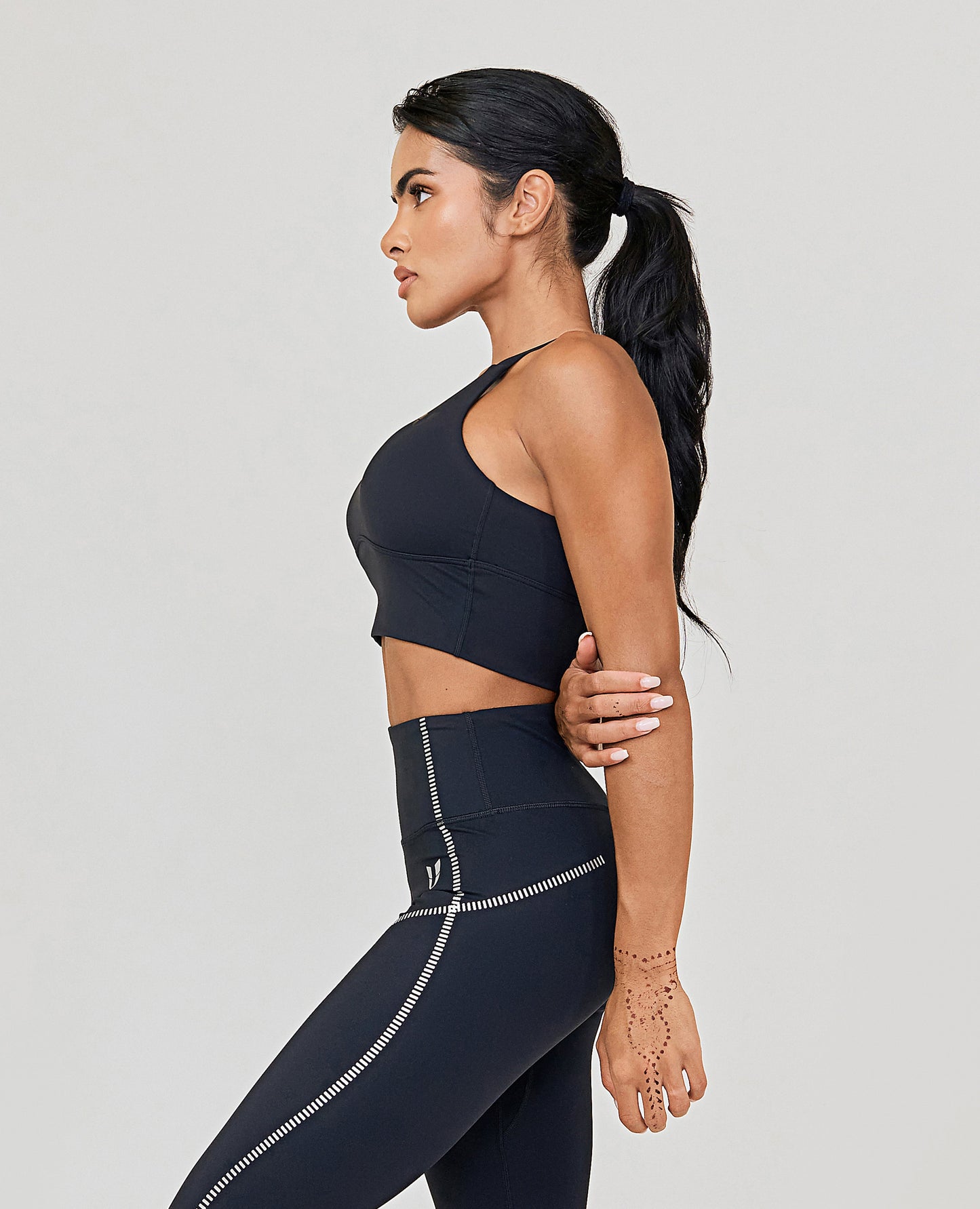 Cross Back Sports Bra - Black