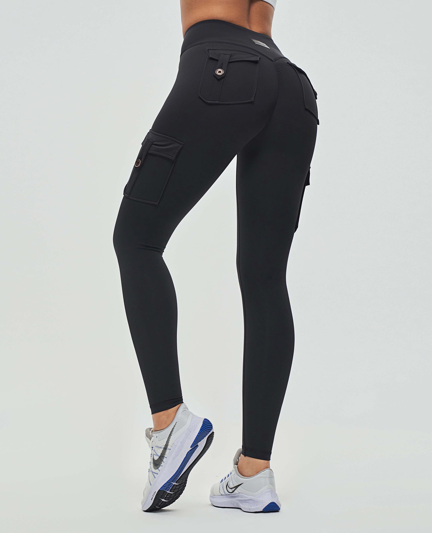 V-waist Cargo Leggings - Black