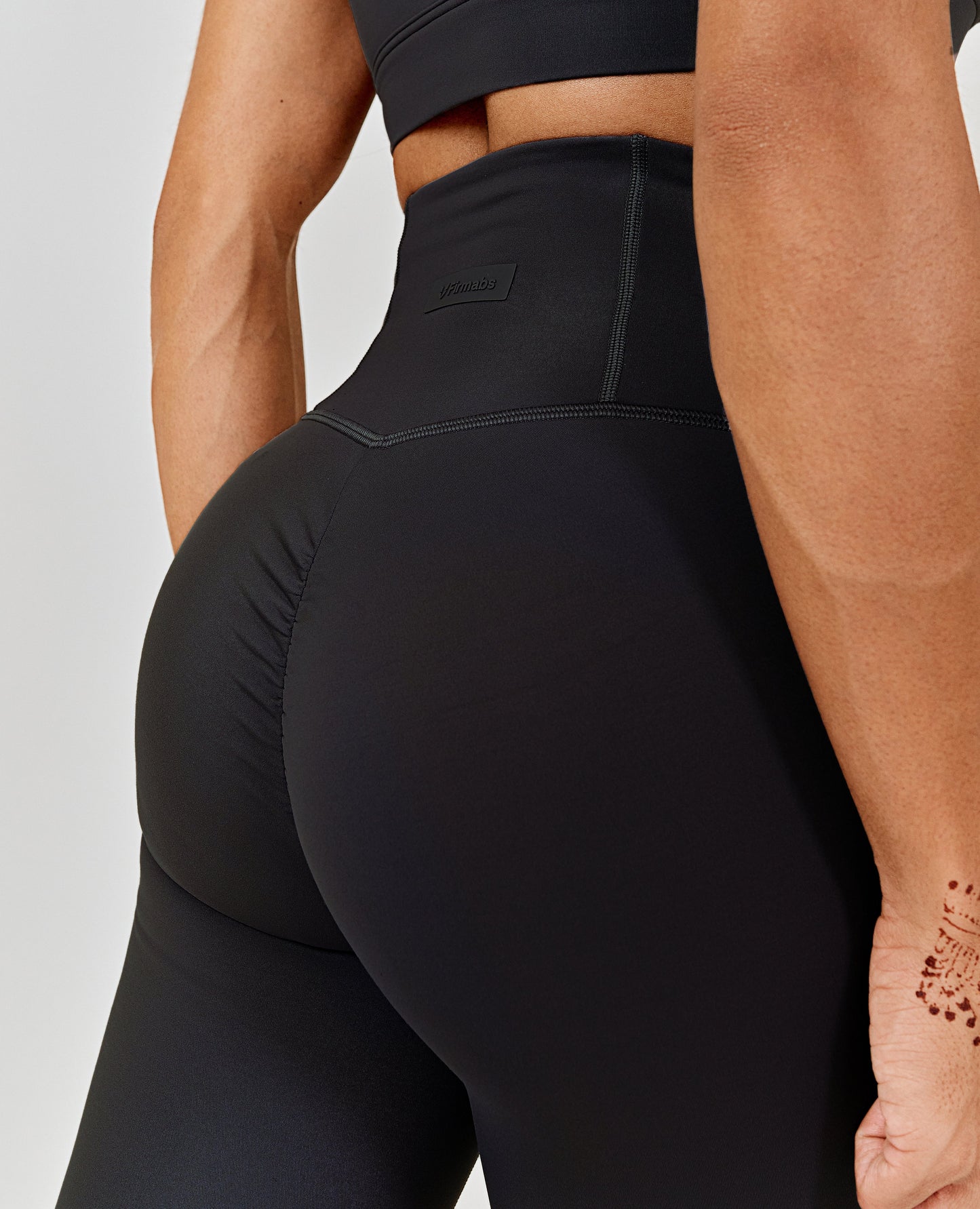 Seamless Scrunch Butt Leggings - Black